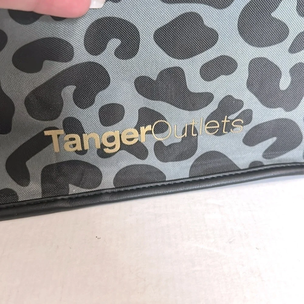 Tanger Outlets Black and Gray Leopard Print tote Bag or back pack w/ drawstring